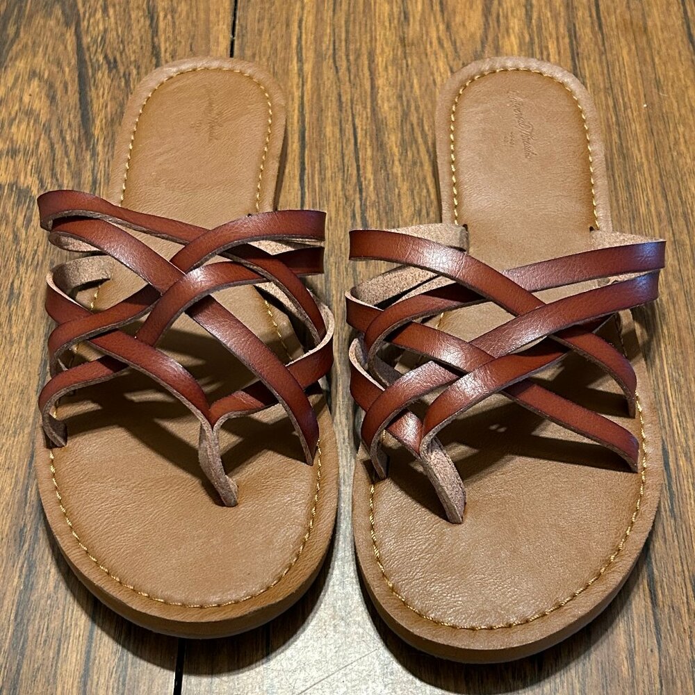 UNIVERSAL THREAD SIZE 11 WOMENS SANDALS
